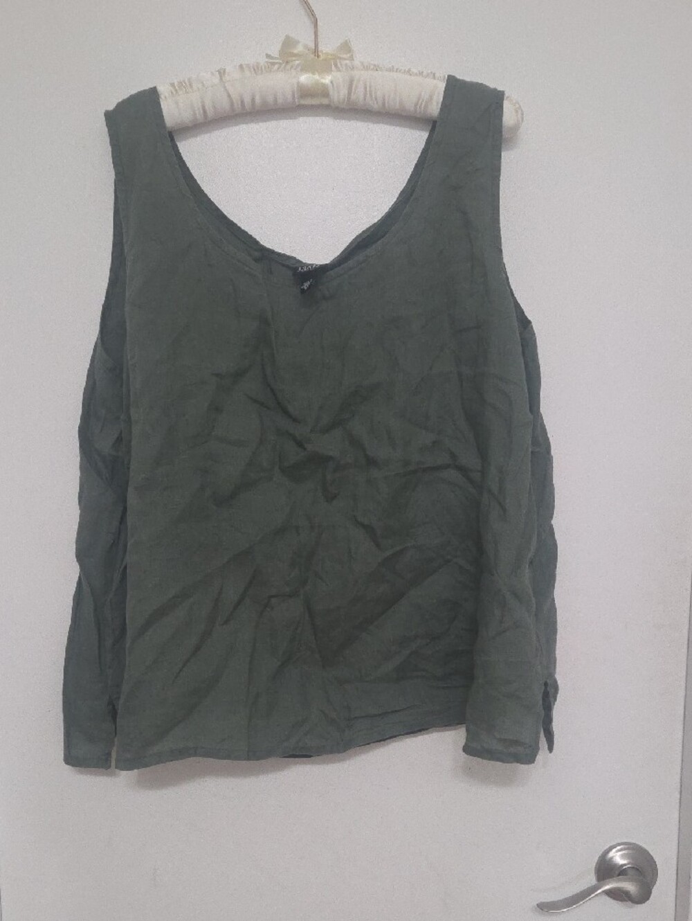 Beautiful Scoop Neck Linen Tank